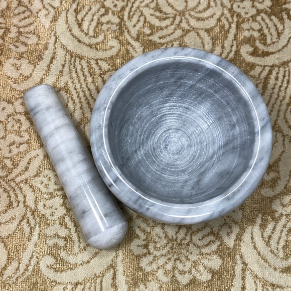 Marble mortar and pestle, crushing grinding herbs, spices nutmeats - Picture 3 of 16